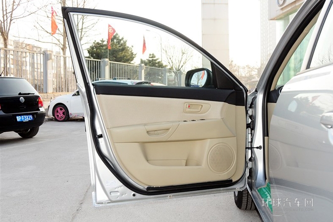 2012款 1.6L 自动经典特惠型