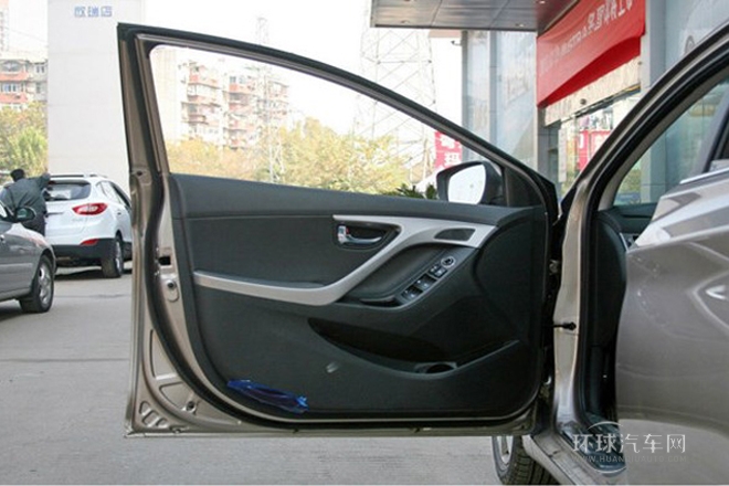 2013款 1.6L 自动尊贵型