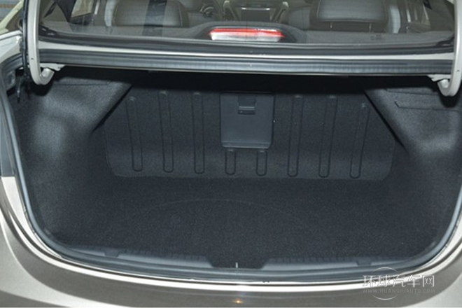2013款 1.6L 自动尊贵型