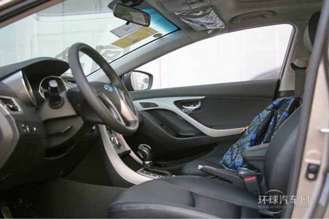 2013款 1.6L 自动尊贵型