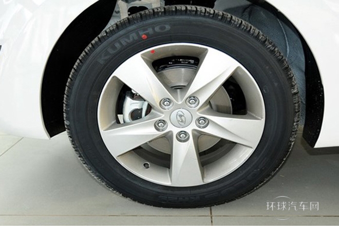 2012款 1.8L 手动尊贵型