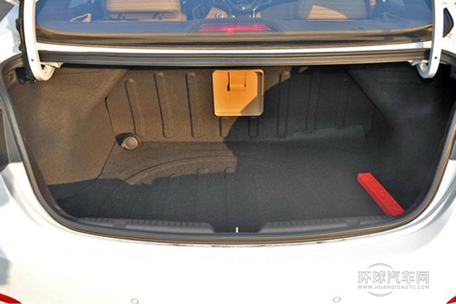 2012款 1.8L 手动尊贵型