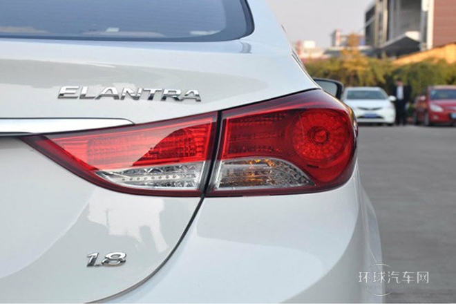 2012款 1.8L 手动尊贵型