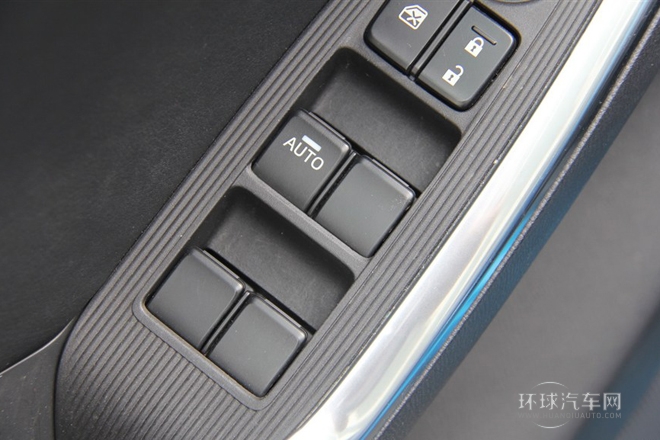 2013款 2.5L 自动四驱旗舰型