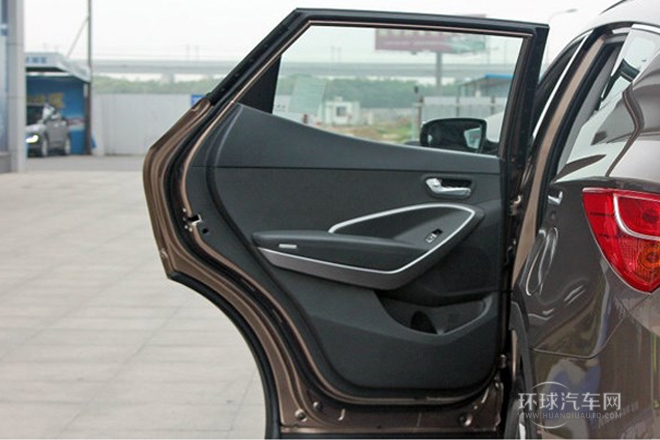 2013款 2.4L 手动两驱舒适型