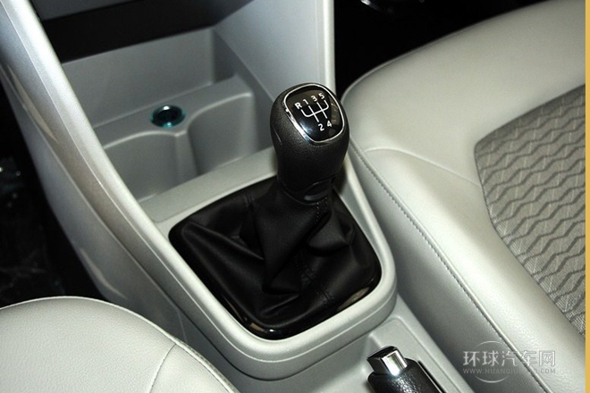 2013款 1.6L 手动智选型