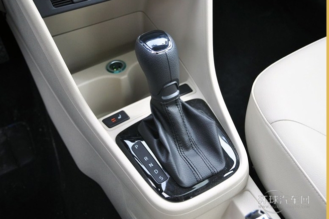 2013款 1.6L 自动智选型