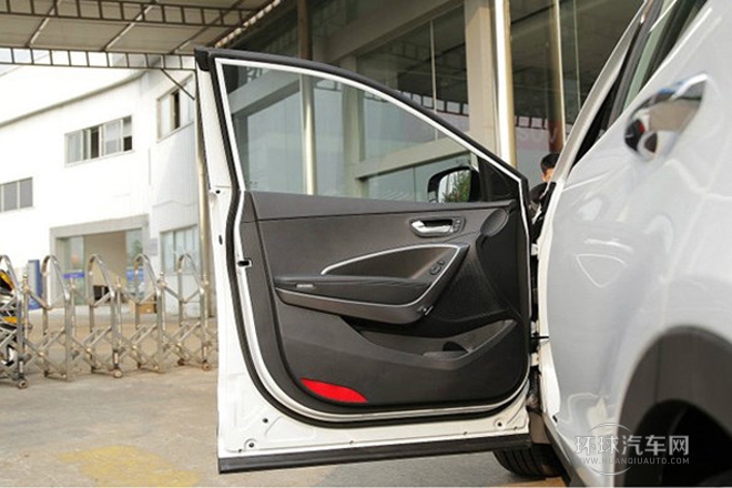 2013款 改款 2.0T 自动两驱尊贵型