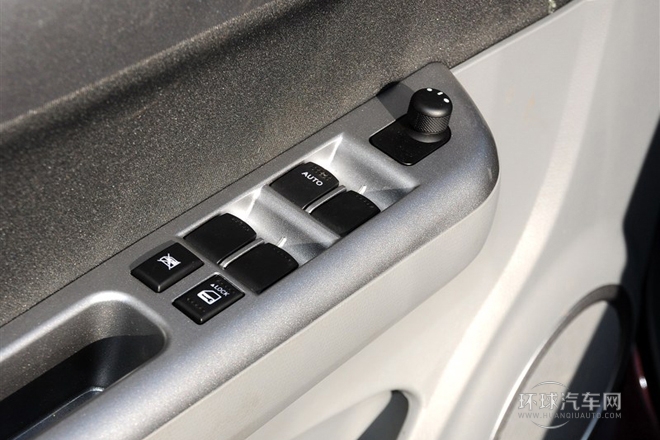 2013款 1.5L 自动运动版