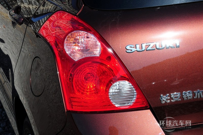 2013款 1.5L 自动运动版