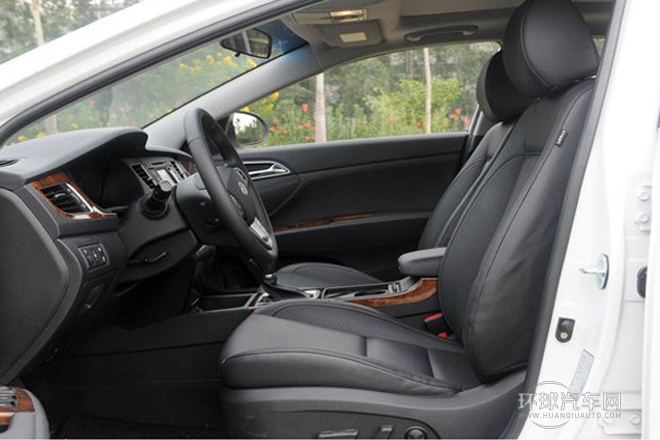 2014款 1.8L 自动尊贵型