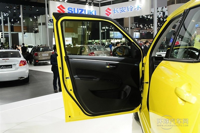 2014款 1.6L CVT两驱豪华版