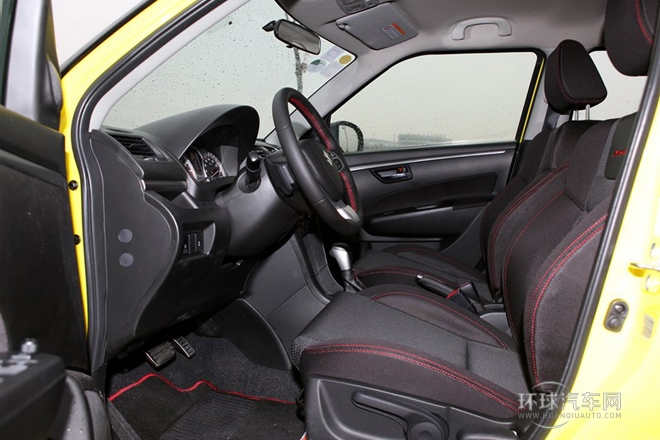 2014款 1.6L CVT两驱豪华版