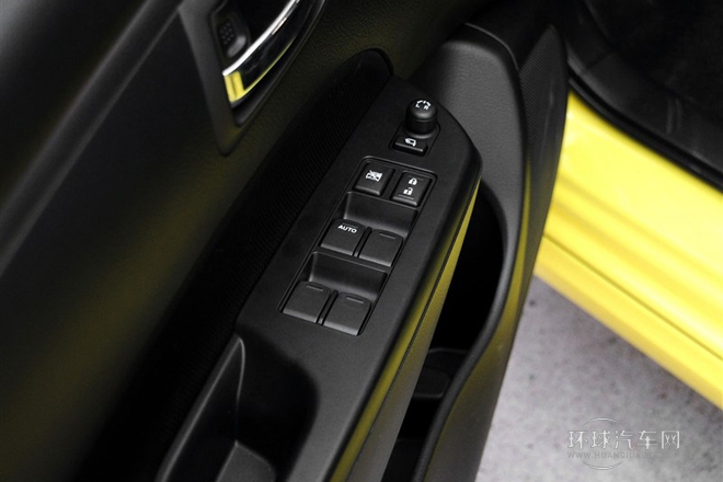 2014款 1.6L 手动两驱豪华版