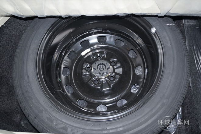 2013款 1.5L 自动尊贵型