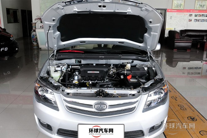 2012款 1.5L 手动尊贵型