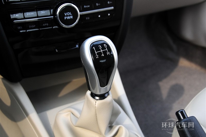 2014款 1.5L 手动旗舰版