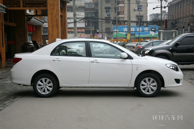 2012款 1.8L 自动尊贵型