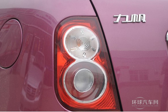 2012款 冠军版 1.3L CVT尊贵型