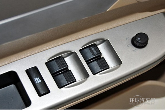 2012款 520i悦行版 1.3L 舒适型