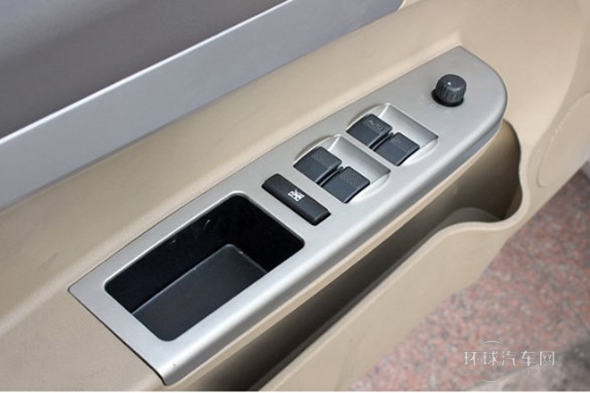 2011款 520i 1.3L 舒适型