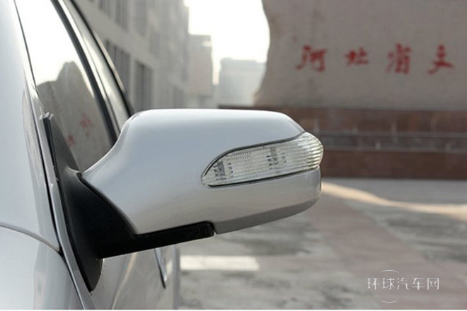 2011款 520i 1.3L 舒适型