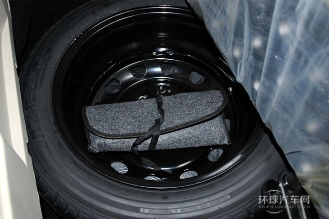 2013款 2.4L 手动豪华型