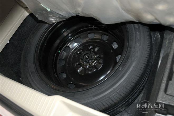 2013款 2.4L 自动尊贵型