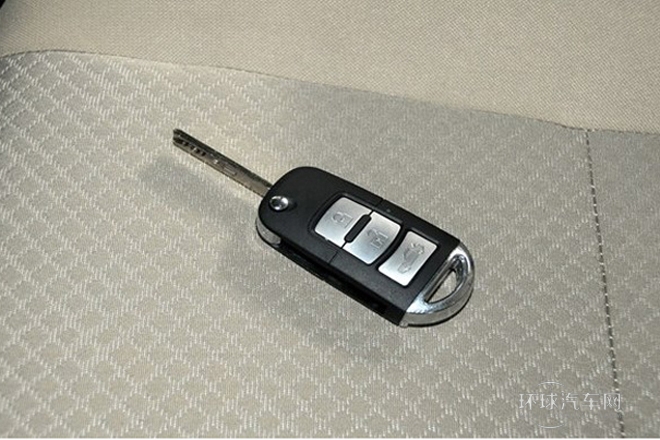 2014款 1.3L 手动旗舰型