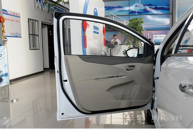 2014款 1.3L 手动旗舰型