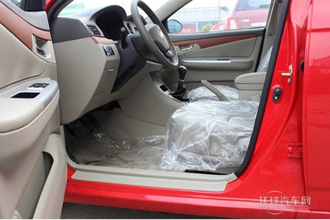 2012款 1.5L 手动豪华型