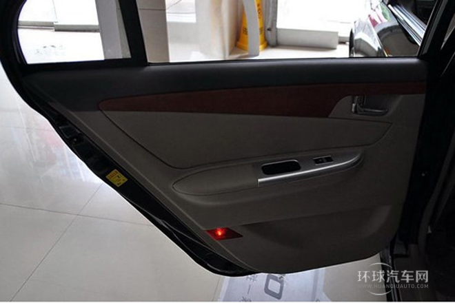 2012款 1.5L 手动旗舰型