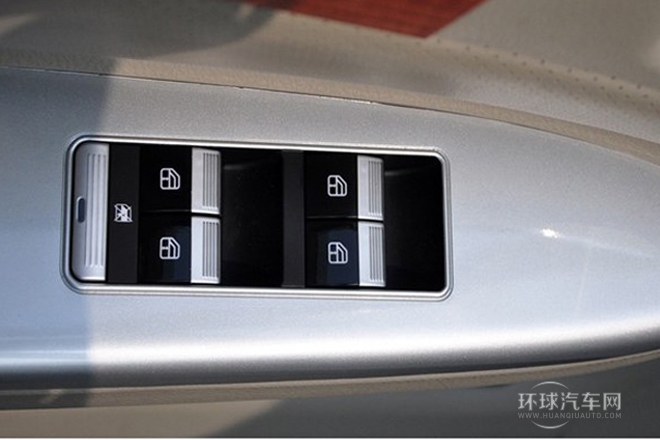 2012款 1.5L 手动豪华型CNG