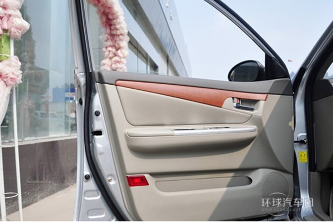 2012款 1.5L 手动豪华型CNG