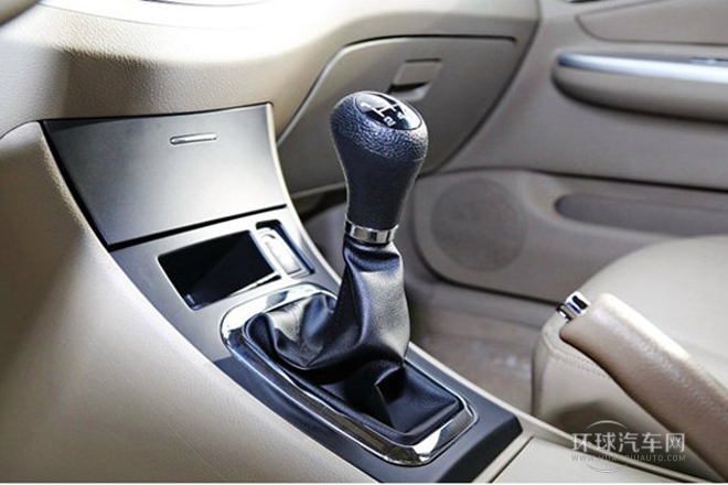 2014款 1.5L 手动旗舰型