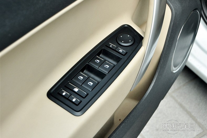 2012款 1.5L 自动领航版