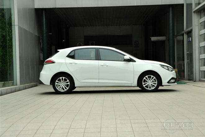 2012款 1.5L 自动领航版