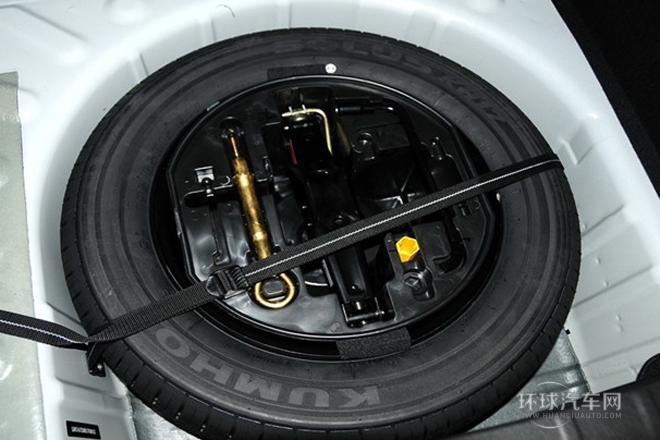 2013款 两厢 1.6L 手动乐享型