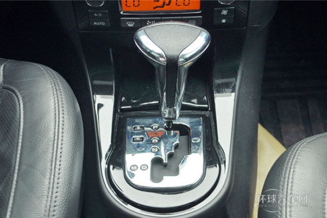 2013款 两厢 1.6L 自动乐享型
