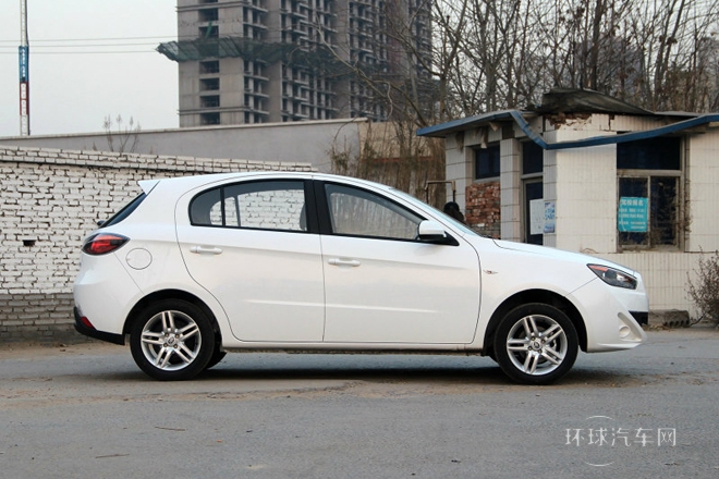 2014款 两厢 1.5L 自动舒适型