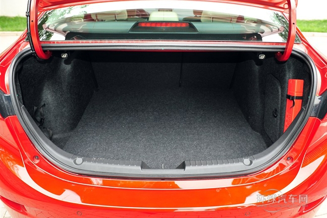 2014款 三厢 2.0L 自动旗舰型
