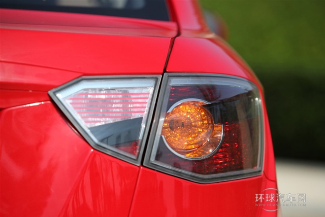 2012款 三厢 1.5L 自动豪华型