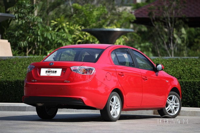 2012款 三厢 1.5L 自动豪华型