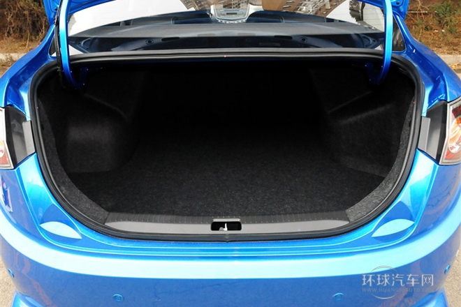 2012款 三厢 1.5L 手动豪华型