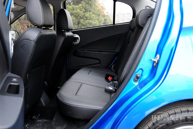 2012款 三厢 1.5L 手动豪华型