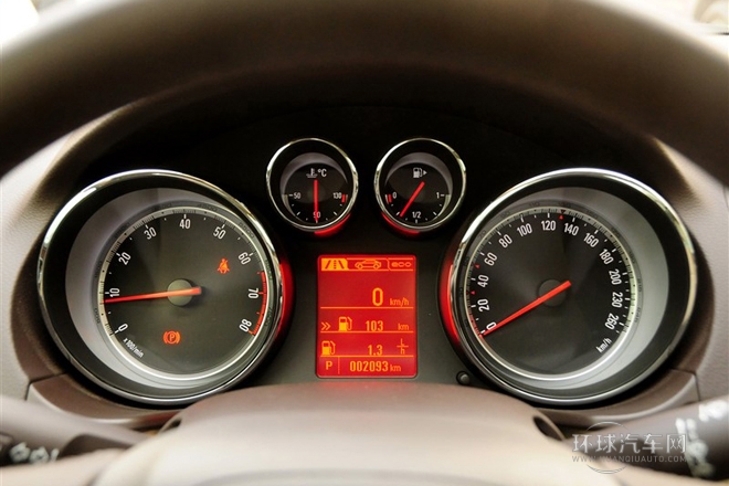 2013款 2.0T 两驱豪华型