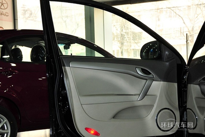 2012款 1.5L 手动豪华型