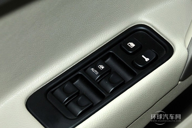 2012款 1.5L 手动豪华型