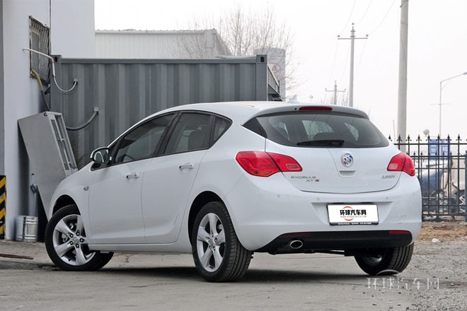 2014款 1.6L 自动 时尚运动型