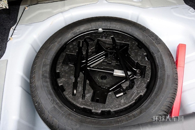2014款 1.5L 手动尊贵型